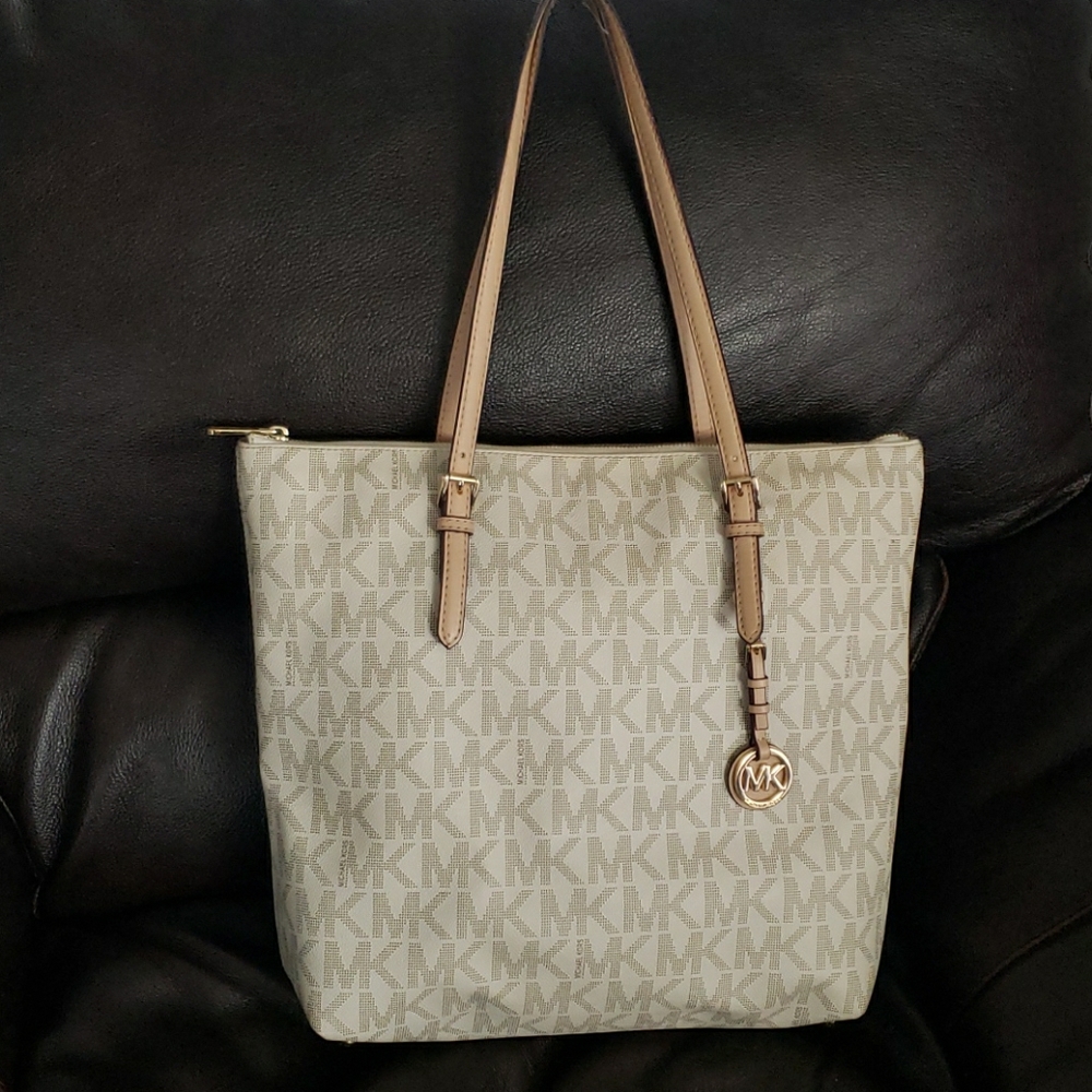 Michael Kors like new condition tote handbag